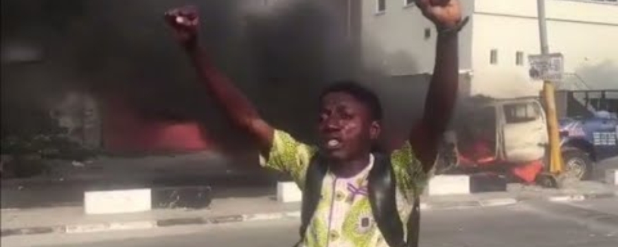 Xenophobia - Nigerian Youths Burn Shoprite In Lekki, Give South Africans 7 Days To Leave Nigeria.